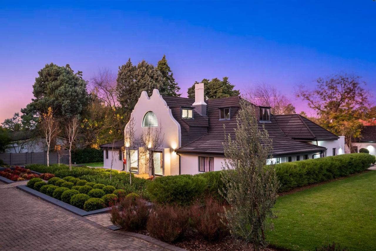 30 On Whites Guesthouse Bloemfontein Exterior photo