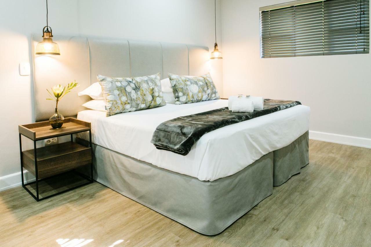 30 On Whites Guesthouse Bloemfontein Exterior photo